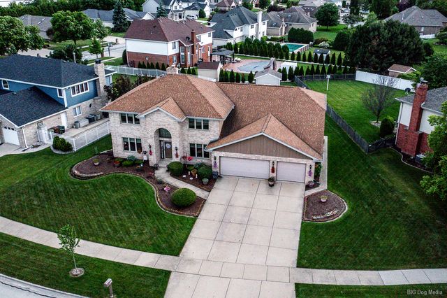 8707 Timbers Pointe Drive, Tinley Park, IL 60487