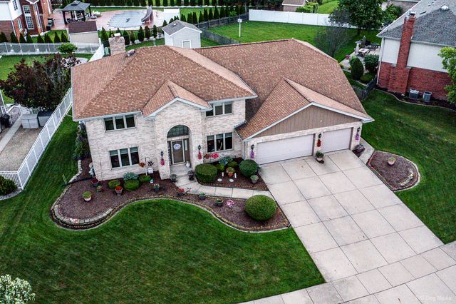 8707 Timbers Pointe Drive, Tinley Park, IL 60487