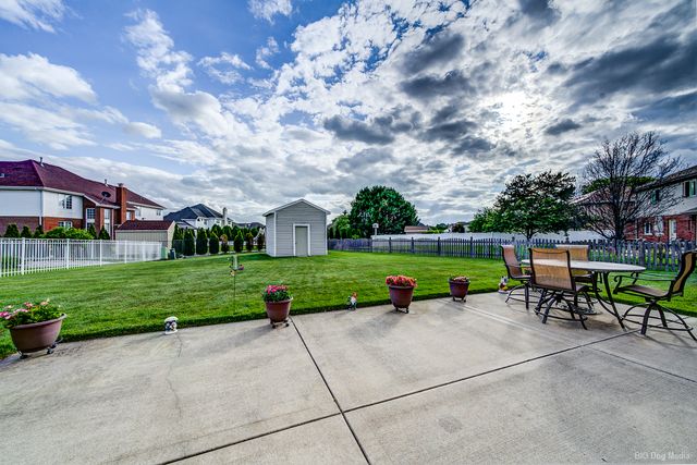 8707 Timbers Pointe Drive, Tinley Park, IL 60487