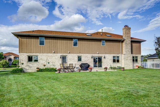 8707 Timbers Pointe Drive, Tinley Park, IL 60487