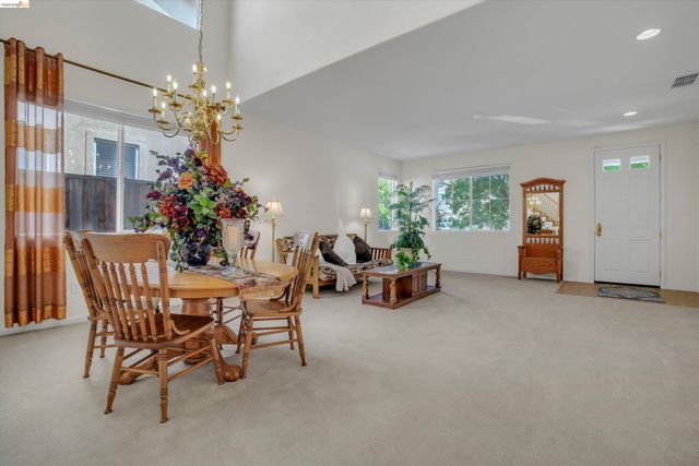 2068 Catalpa Way, Antioch, CA 94509