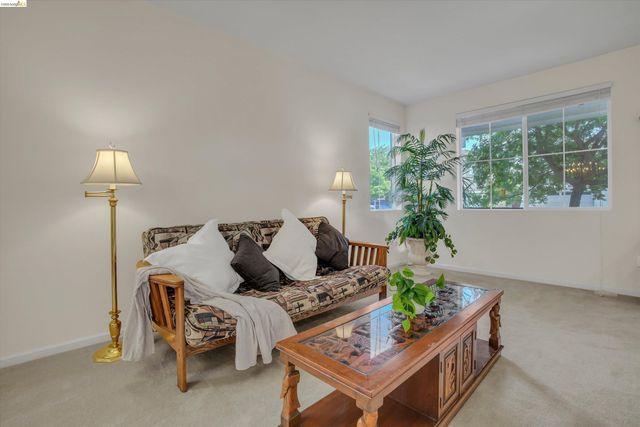 2068 Catalpa Way, Antioch, CA 94509