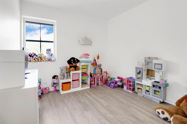 22917 SW 105th Ave, Cutler Bay, FL 33190