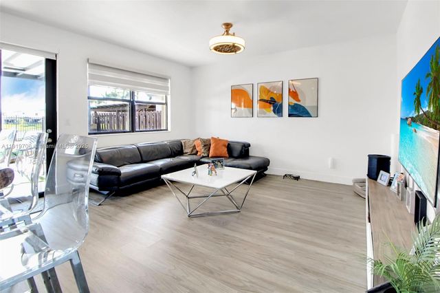 22917 SW 105th Ave, Cutler Bay, FL 33190