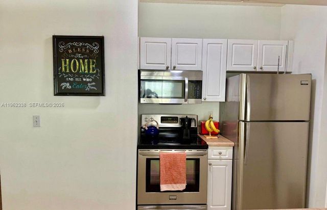 17145 N Bay Rd 4313, Sunny Isles Beach, FL 33160