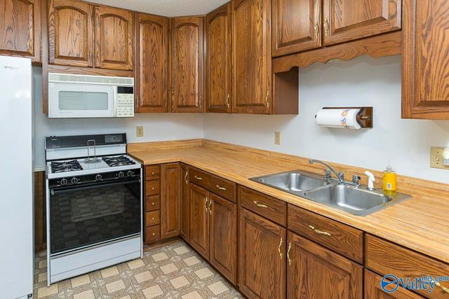 3204 Sandlin Road SW, Decatur, AL 35603