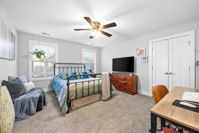 732 Jersey Dr, Clarksville, TN 37043