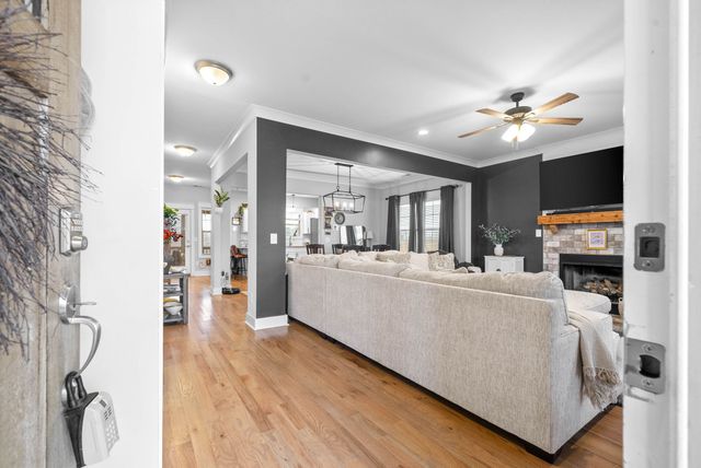732 Jersey Dr, Clarksville, TN 37043