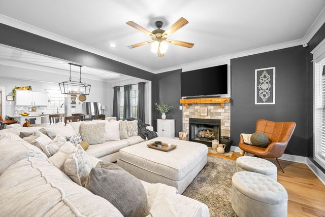 732 Jersey Dr, Clarksville, TN 37043