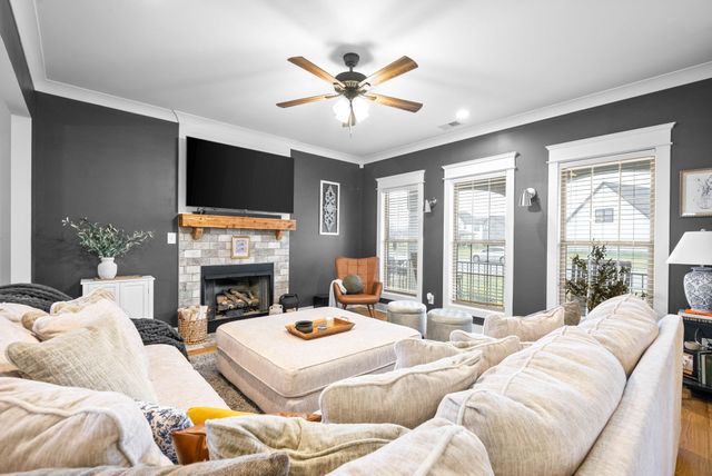 732 Jersey Dr, Clarksville, TN 37043