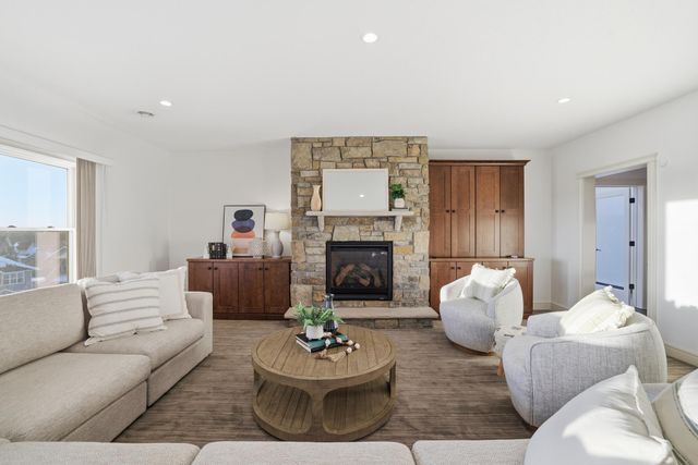 5425 Niagara Lane N, Plymouth, MN 55446