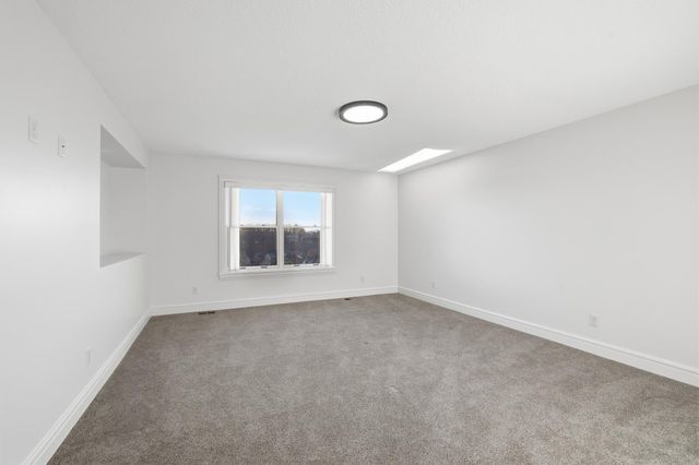 5425 Niagara Lane N, Plymouth, MN 55446