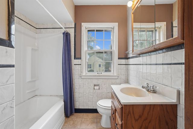 1301 Hammond Avenue, Waterloo, IA 50702