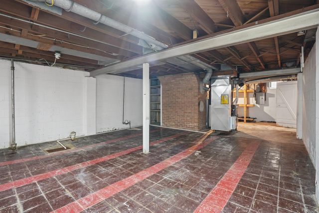 1301 Hammond Avenue, Waterloo, IA 50702