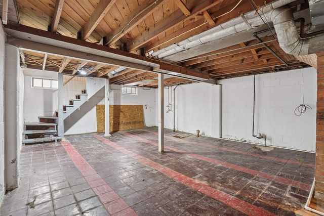 1301 Hammond Avenue, Waterloo, IA 50702