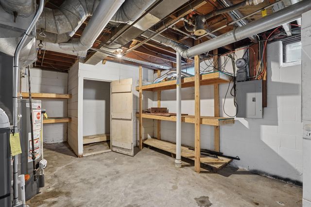 1301 Hammond Avenue, Waterloo, IA 50702