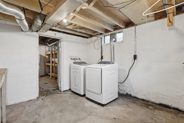 1301 Hammond Avenue, Waterloo, IA 50702