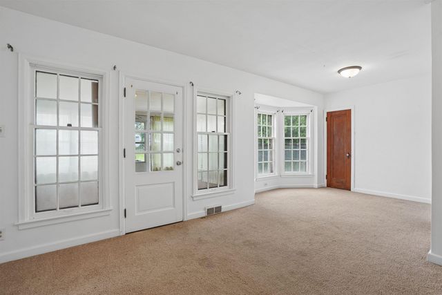 1301 Hammond Avenue, Waterloo, IA 50702