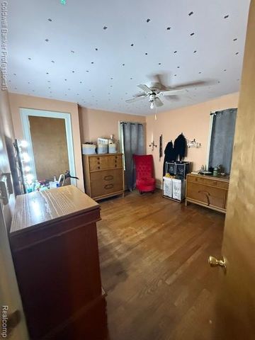 810 S Franklin Avenue, Flint, MI 48503