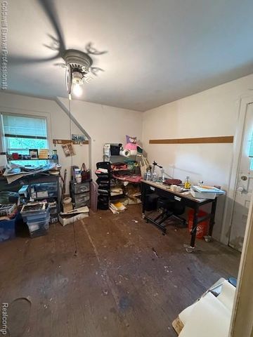 810 S Franklin Avenue, Flint, MI 48503