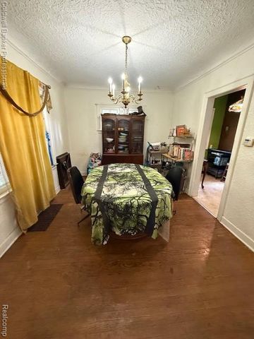 810 S Franklin Avenue, Flint, MI 48503