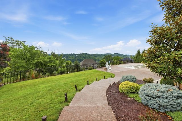 604 Drover Drive, Peters Twp, PA 15367