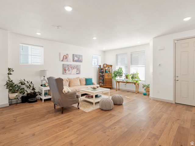 11576 S DORIAN DR, South Jordan, UT 84009