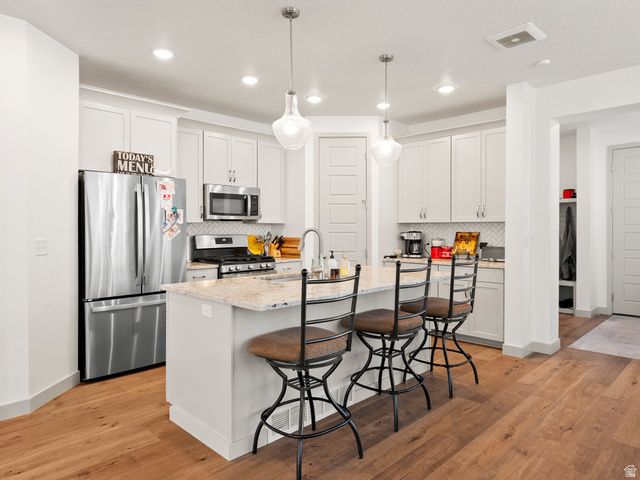 11576 S DORIAN DR, South Jordan, UT 84009