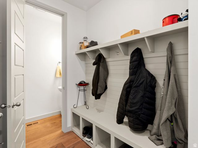 11576 S DORIAN DR, South Jordan, UT 84009