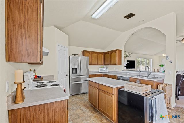 1516 Paint Brush Drive, Lockhart, TX 78644