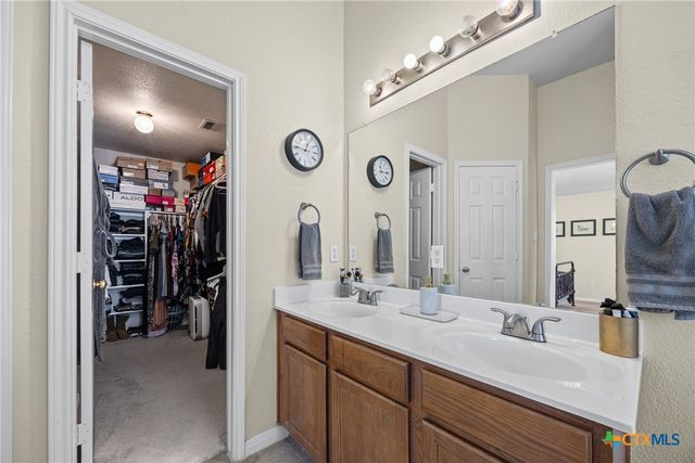 1516 Paint Brush Drive, Lockhart, TX 78644