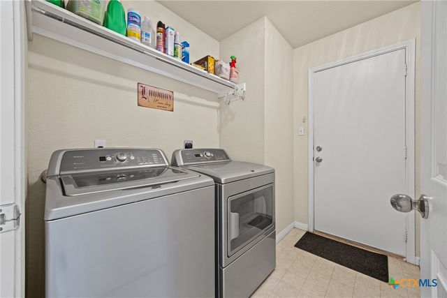 1516 Paint Brush Drive, Lockhart, TX 78644