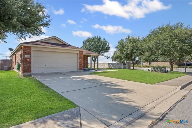 1516 Paint Brush Drive, Lockhart, TX 78644