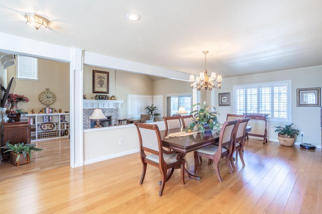 6050 Gleneagles Court, Redding, CA 96003