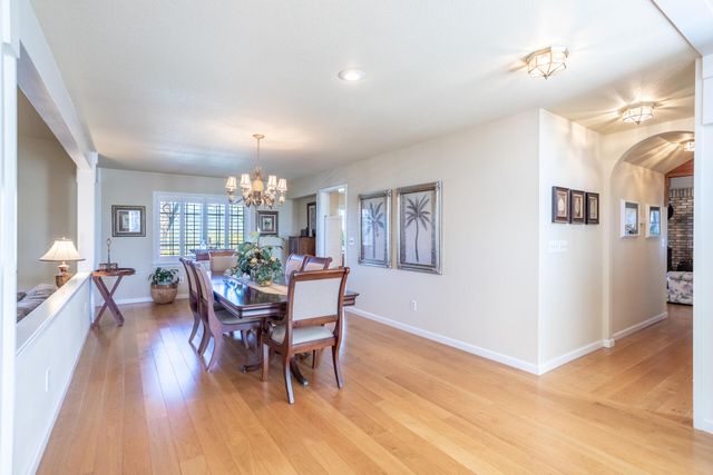 6050 Gleneagles Court, Redding, CA 96003