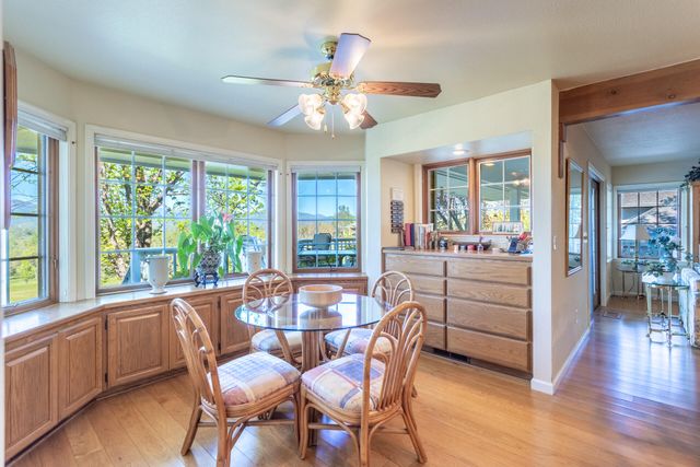 6050 Gleneagles Court, Redding, CA 96003