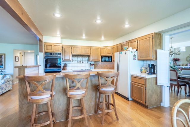 6050 Gleneagles Court, Redding, CA 96003