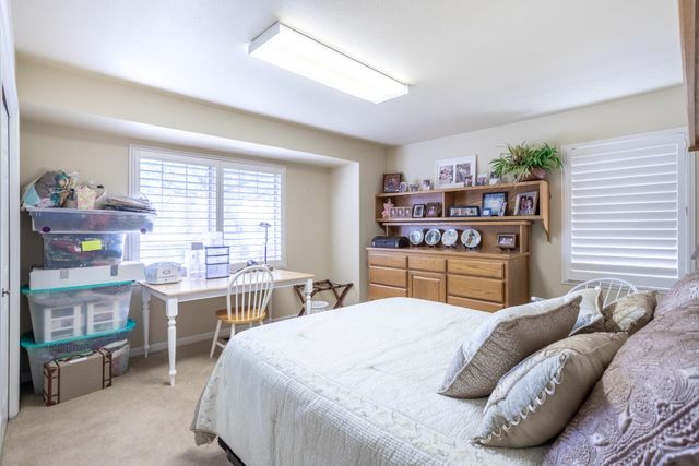 6050 Gleneagles Court, Redding, CA 96003