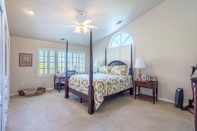 6050 Gleneagles Court, Redding, CA 96003