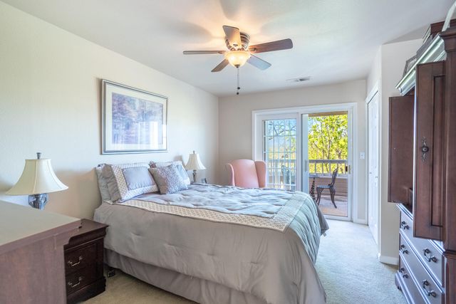 6050 Gleneagles Court, Redding, CA 96003