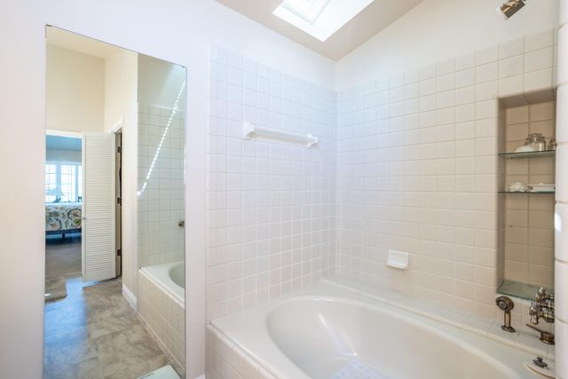 6050 Gleneagles Court, Redding, CA 96003