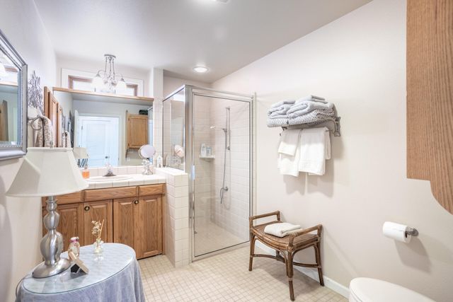 6050 Gleneagles Court, Redding, CA 96003