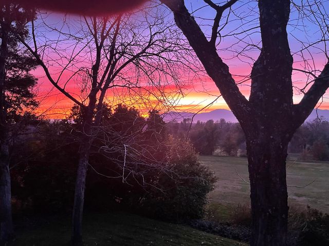 6050 Gleneagles Court, Redding, CA 96003