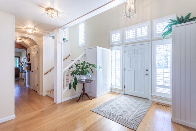 6050 Gleneagles Court, Redding, CA 96003