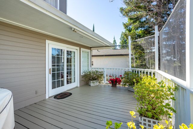 6050 Gleneagles Court, Redding, CA 96003