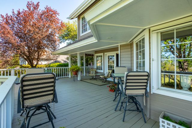 6050 Gleneagles Court, Redding, CA 96003