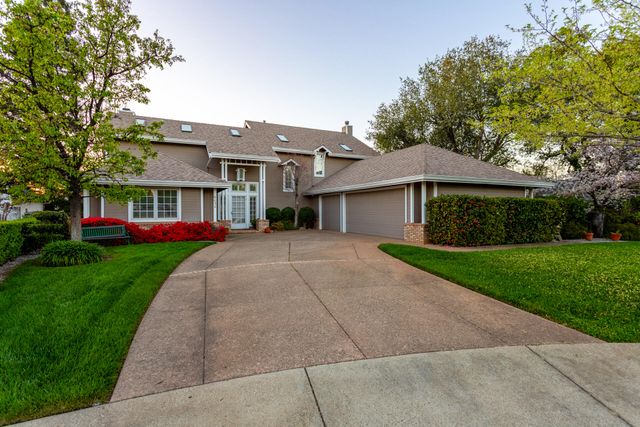 6050 Gleneagles Court, Redding, CA 96003