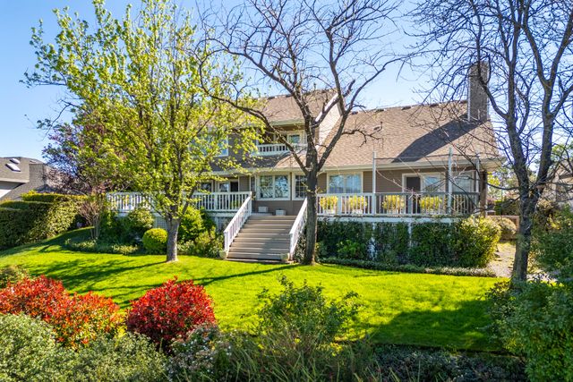 6050 Gleneagles Court, Redding, CA 96003