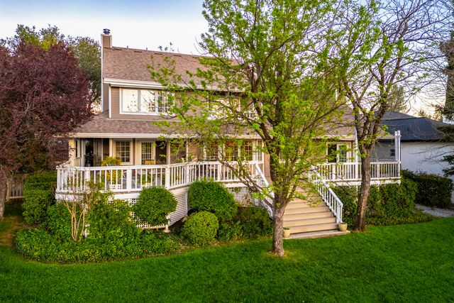 6050 Gleneagles Court, Redding, CA 96003