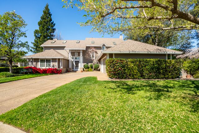 6050 Gleneagles Court, Redding, CA 96003